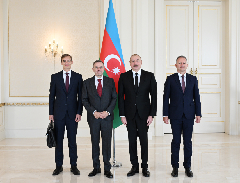 Президент Ильхам Алиев принял верительные грамоты новоназначенного посла Дании в Азербайджане (ФОТО/ВИДЕО)