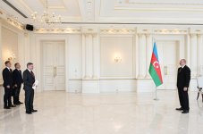 Президент Ильхам Алиев принял верительные грамоты новоназначенного посла Дании в Азербайджане (ФОТО/ВИДЕО)