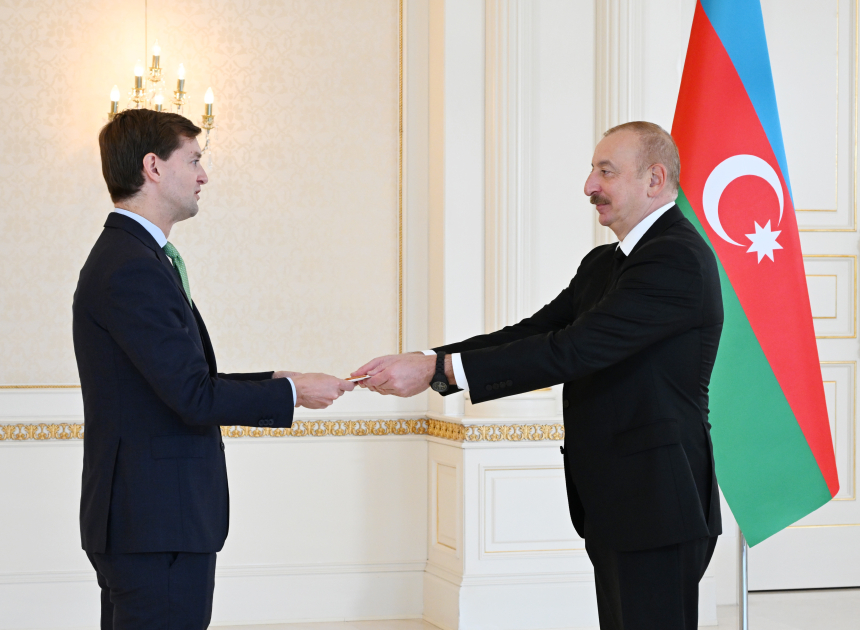 Президент Ильхам Алиев принял верительные грамоты новоназначенного посла Бельгии в Азербайджане (ФОТО/ВИДЕО)