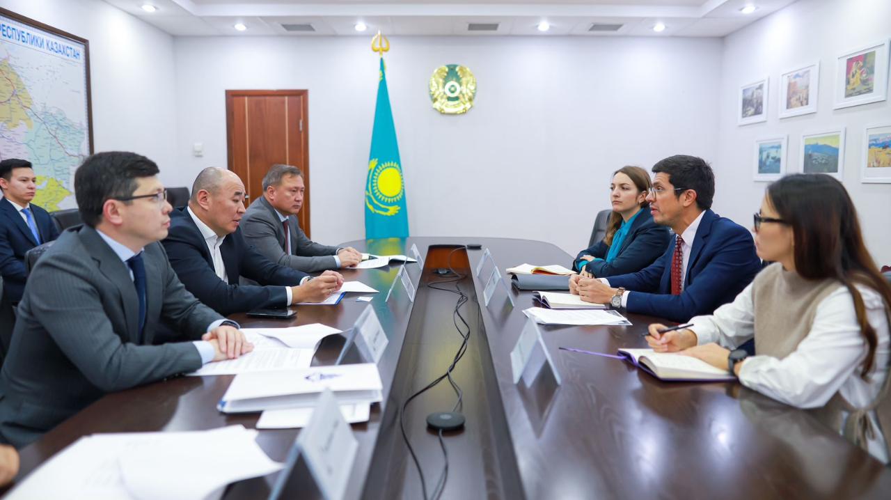 Kazakhstan, OECD engage in talks on green economy