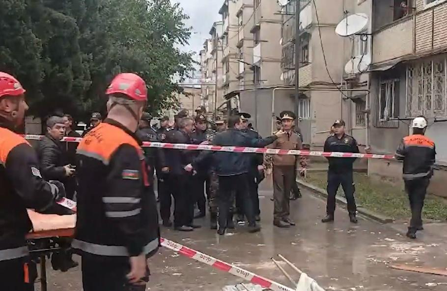 В Гяндже произошел взрыв в жилом доме, погибли два человека (ФОТО/ВИДЕО)