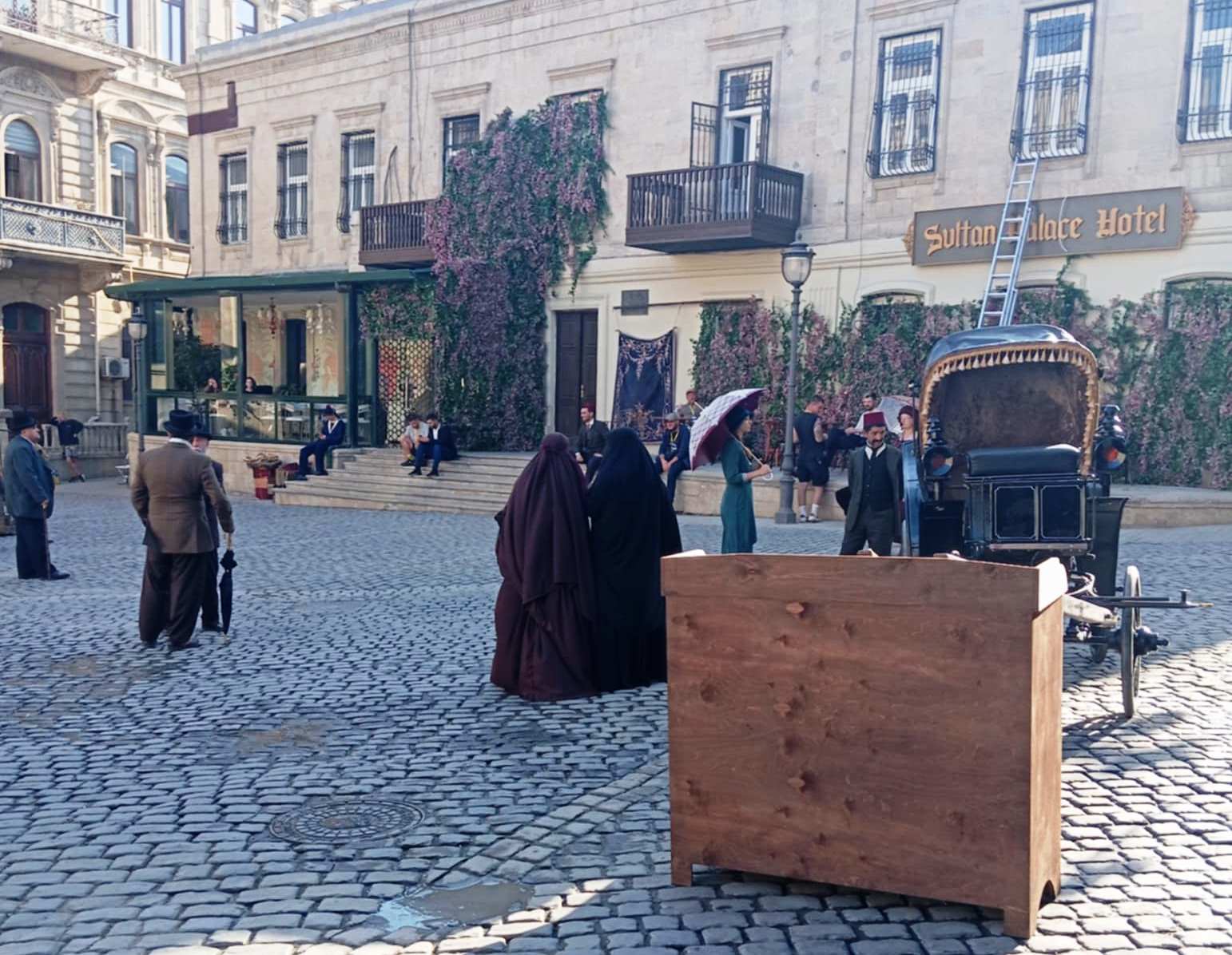 В Баку снимается сериал "Изгои" о тяжелой судьбе русских офицеров в эмиграции (ФОТО)