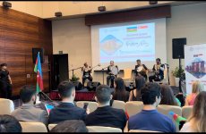 Древняя музыкальная культура Азербайджана представлена в Малайзии и Сингапуре (ФОТО)