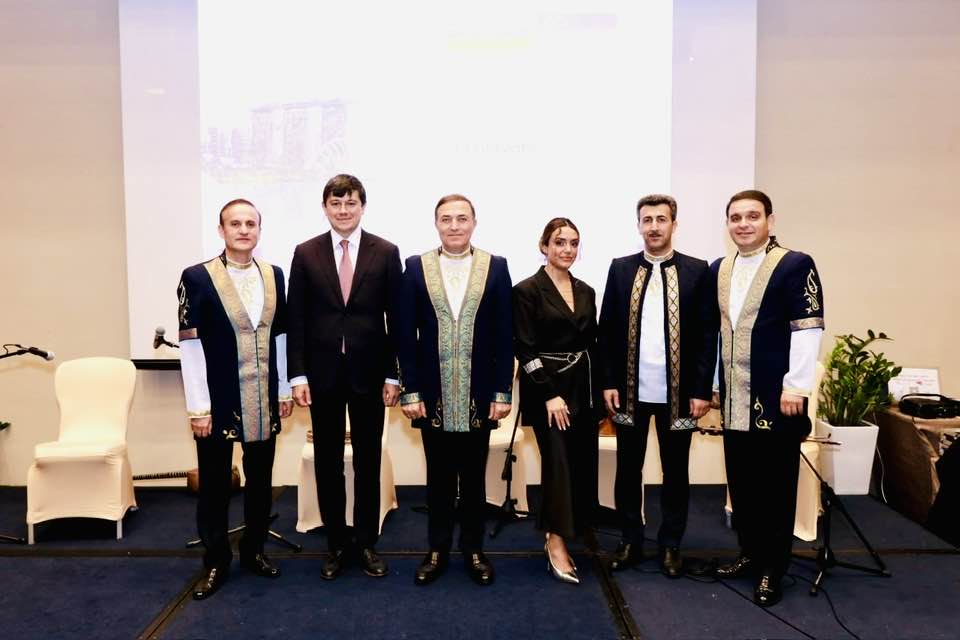 Древняя музыкальная культура Азербайджана представлена в Малайзии и Сингапуре (ФОТО)