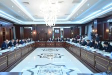 Прошло заседание комитета по экономической политике, промышленности и предпринимательству парламента Азербайджана (ФОТО)