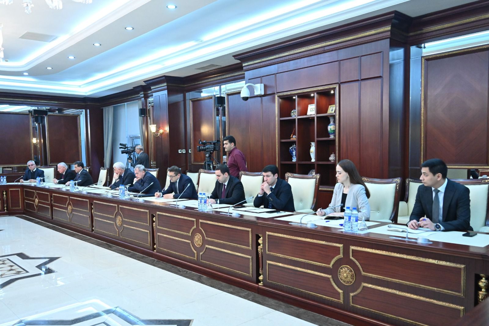 Прошло заседание комитета по экономической политике, промышленности и предпринимательству парламента Азербайджана (ФОТО)