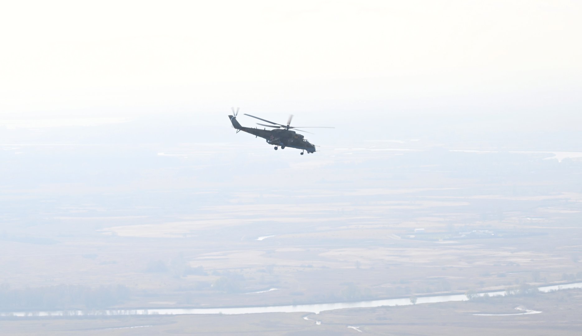 Military helicopters escort President Ilham Aliyev's plane as it lands in Kazan (VIDEO)
