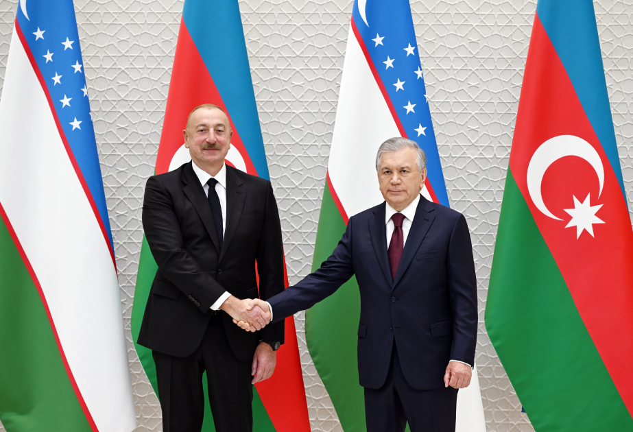 President Ilham Aliyev congratulates President of Uzbekistan