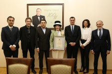 Министр культуры Азербайджана наградил Людмилу Духовную за многолетний вклад в развитие искусства (ФОТО)