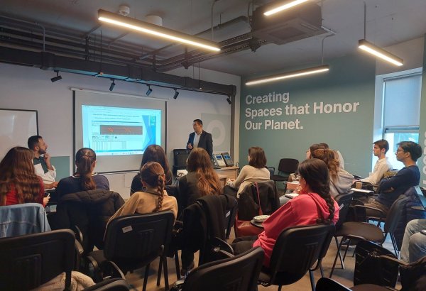 Azerbaijan trains volunteers to assist radio frequency team at COP29 (PHOTO)