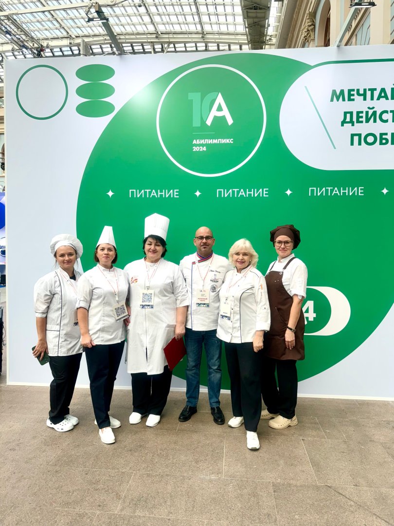 Азербайджанский кулинар стала победителем международного чемпионата "Абилимпикс"  (ФОТО)