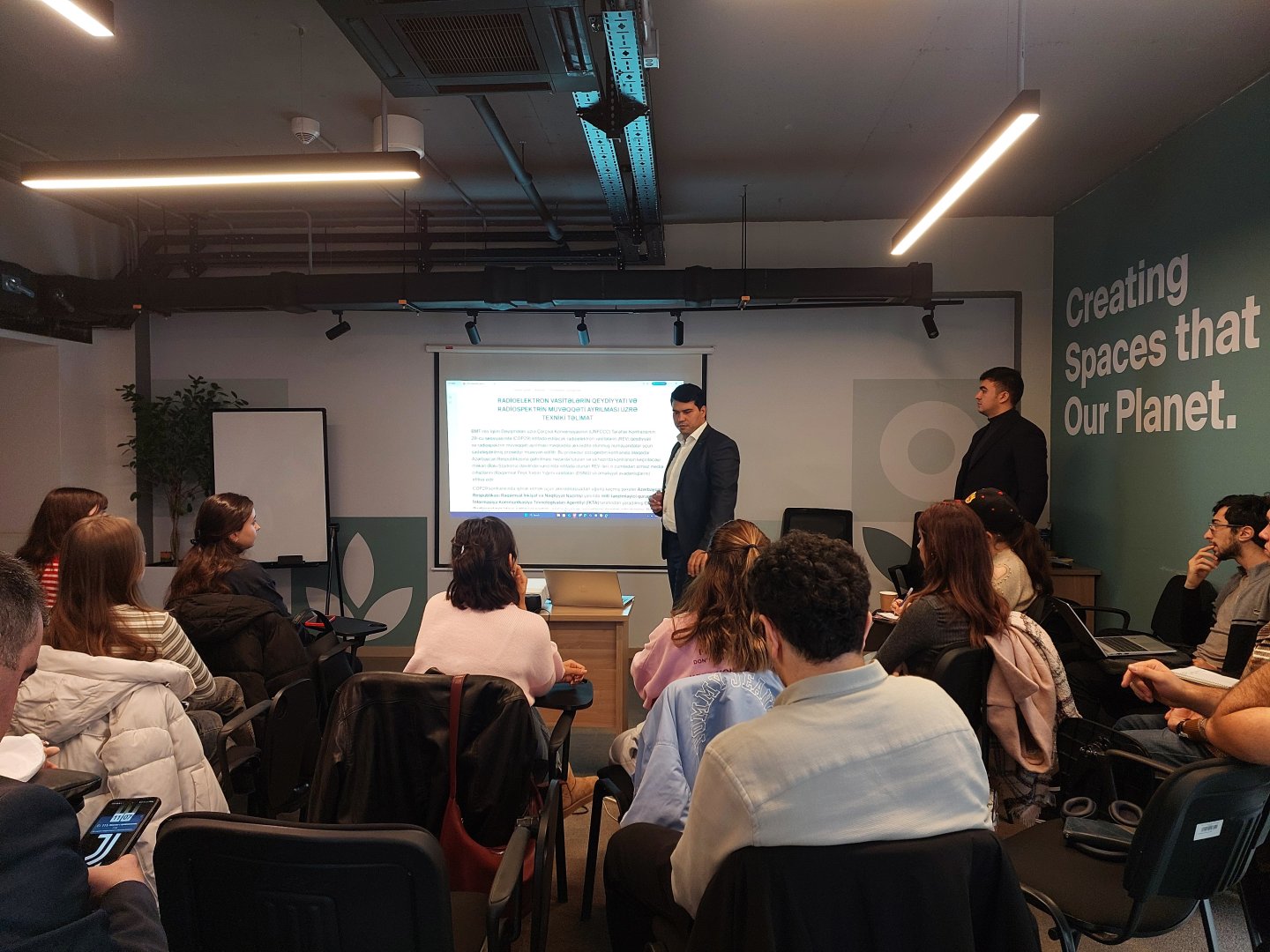 Azerbaijan trains volunteers to assist radio frequency team at COP29 (PHOTO)