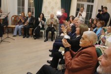 Когда надежда творит чудеса… Очарование экспозиции работ Сакины З.Багировой под классическую музыку (ФОТО)