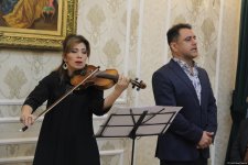 Когда надежда творит чудеса… Очарование экспозиции работ Сакины З.Багировой под классическую музыку (ФОТО)