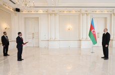 Президент Ильхам Алиев принял верительные грамоты новоназначенного посла Бангладеш в Азербайджане (ФОТО/ВИДЕО)