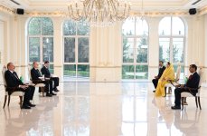 Президент Ильхам Алиев принял верительные грамоты новоназначенного посла Бангладеш в Азербайджане (ФОТО/ВИДЕО)