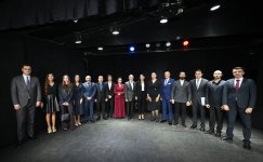 Первый вице-президент Мехрибан Алиева побывала в Азербайджанском государственном театре пантомимы (ФОТО/ВИДЕО)