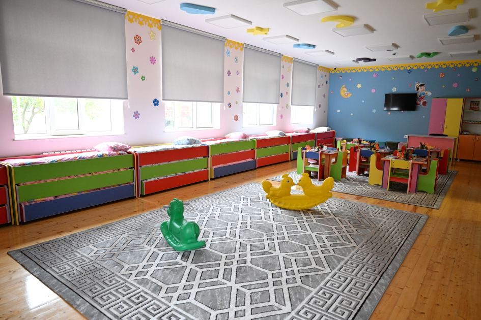 First VP Mehriban Aliyeva and family members inspect conditions created in kindergarten-nursery after renovation in Baku (PHOTO/VIDEO)