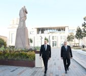 Президент Ильхам Алиев ознакомился с условиями, созданными после работ по благоустройству и реконструкции перед Бакинским железнодорожным вокзалом и станцией метро "28 Мая" (ФОТО/ВИДЕО)