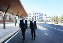 Президент Ильхам Алиев ознакомился с условиями, созданными после работ по благоустройству и реконструкции перед Бакинским железнодорожным вокзалом и станцией метро "28 Мая" (ФОТО/ВИДЕО)