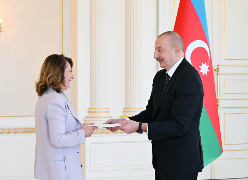 Президент Ильхам Алиев принял верительные грамоты новоназначенного посла Испании в Азербайджане (ФОТО/ВИДЕО)