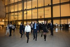 В Центре Гейдара Алиева открылась выставка «Равновесие в природе» Лоренцо Куинна  (ФОТО)
