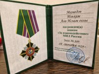 Замдиректора Азербайджанского русского драмтеатра Ильхам Мамедов награжден нагрудным знаком МИД России (ФОТО)