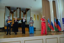 В Баку состоялся концерт известных музыкантов из России (ФОТО)