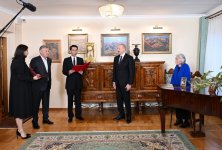 В Бишкеке Президенту Ильхаму Алиеву вручен "Орден Чингиза Айтматова" (ФОТО/ВИДЕО)
