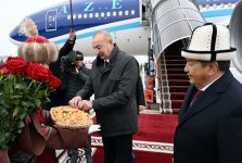 Президент Ильхам Алиев прибыл с визитом в Кыргызскую Республику (ФОТО/ВИДЕО)