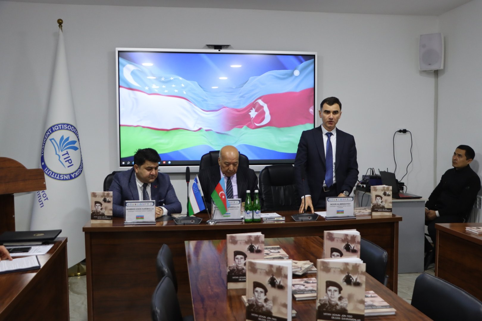 В Ташкенте представлена книга о герое Карабахской войны на узбекском языке (ФОТО)