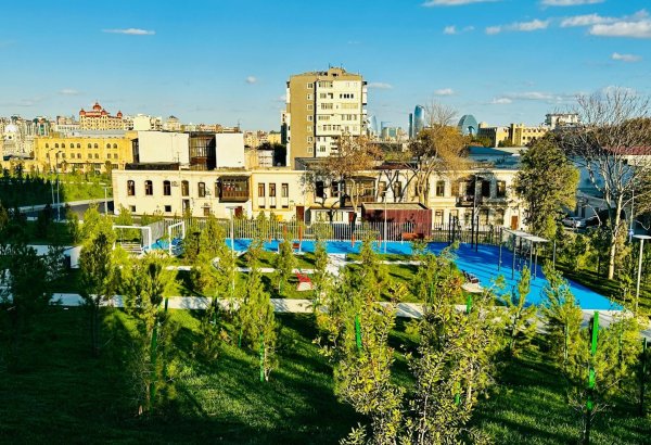 Azerbaijan airs photoshoot from third section of Central Park in Baku