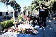 В преддверии Дня Победы руководство минобороны Азербайджана посетило могилы Общенационального лидера и шехидов (ФОТО/ВИДЕО)
