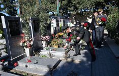 В преддверии Дня Победы руководство минобороны Азербайджана посетило могилы Общенационального лидера и шехидов (ФОТО/ВИДЕО)