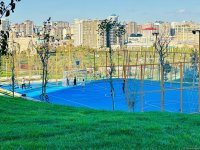Фотосессия из парка, созданного на бывшей "Советской" в Баку