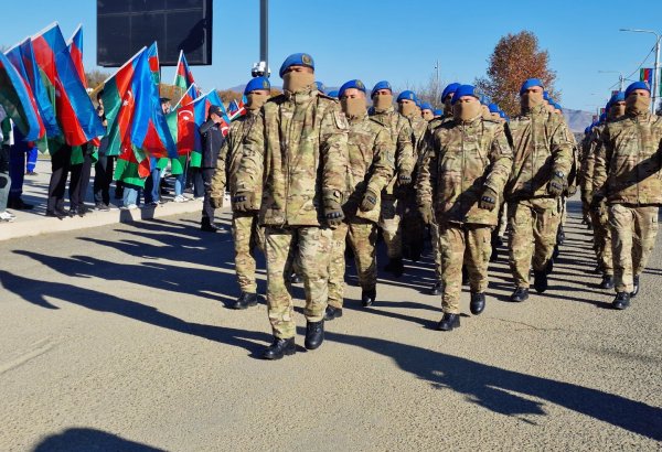 В Ханкенди прошло шествие по случаю Дня Победы (ФОТО/ВИДЕО)