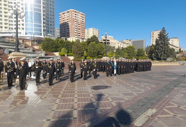 В Баку проходит очередное шествие по случаю Дня Победы (ФОТО/ВИДЕО)