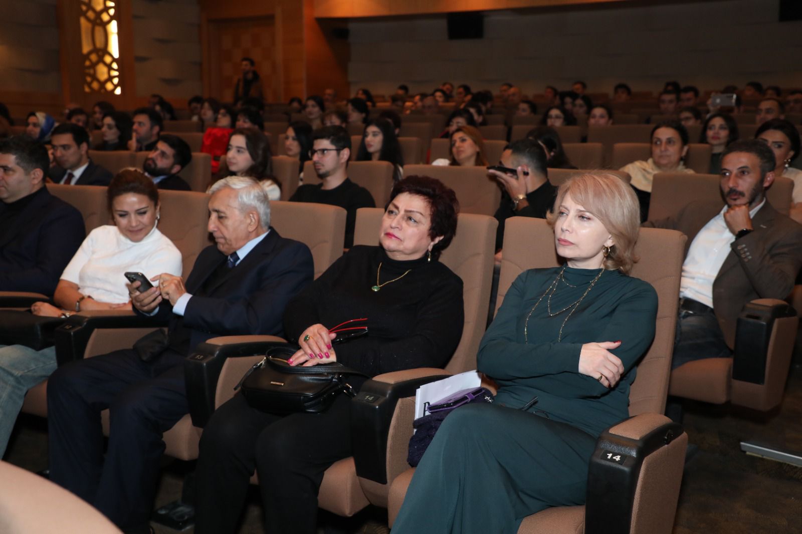 В Баку состоялась премьера фильма "В тени моего отца", посвященная памяти шехидов Карабахской войны и их детям (ВИДЕО, ФОТО)