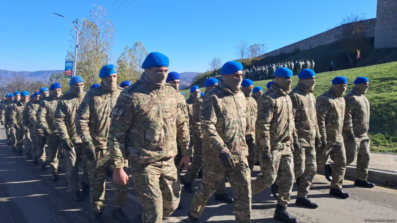 В городе Шуша прошло шествие по случаю 8 ноября - Дня Победы (ФОТО)