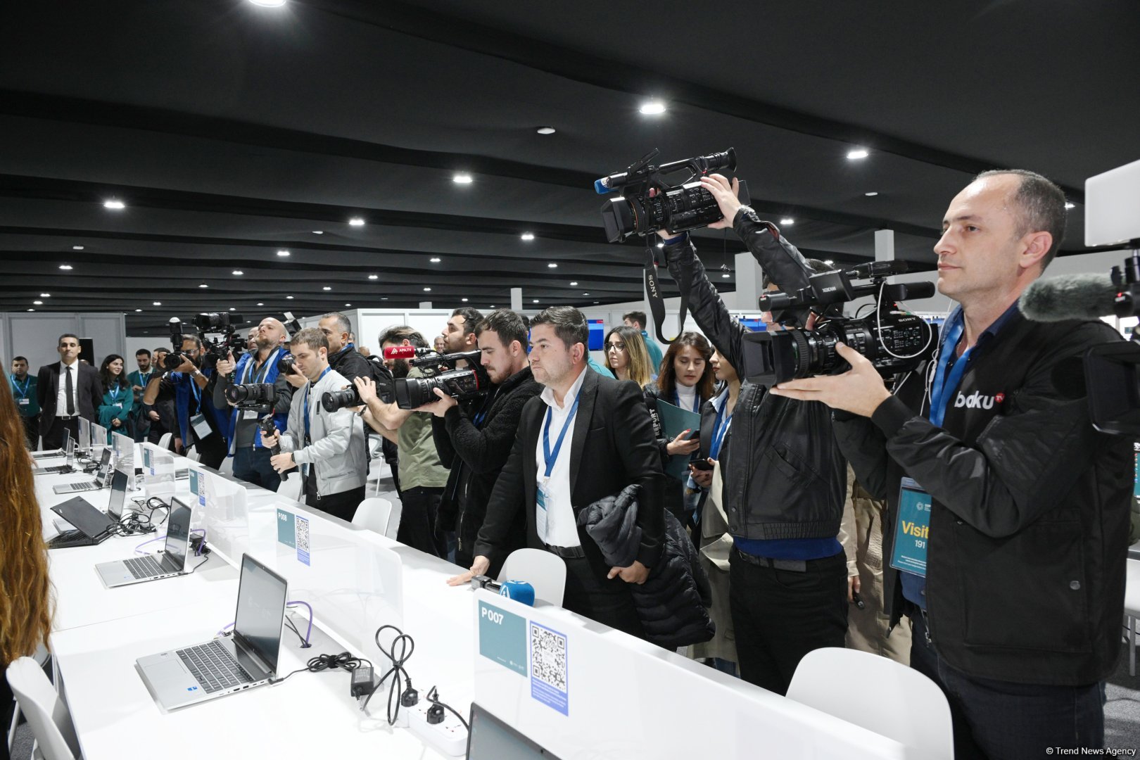 Представители СМИ ознакомились с завершительными работами в рамках COP29 (ФОТО)