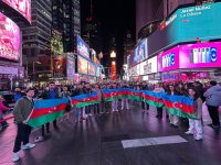 В Нью-Йорке прошла акция, посвященная Дню Победы и Дню Государственного флага (ФОТО)