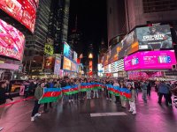 В Нью-Йорке прошла акция, посвященная Дню Победы и Дню Государственного флага (ФОТО)