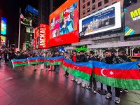 В Нью-Йорке прошла акция, посвященная Дню Победы и Дню Государственного флага (ФОТО)