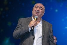 Юбилей Вагифа Асадова отметили концертом "Бакинские ночи" с известными исполнителями (ФОТО)