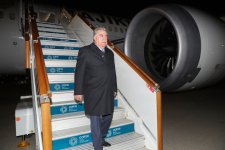 Президент Таджикистана прибыл с визитом в Азербайджан (ФОТО)