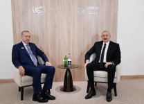 President Ilham Aliyev meets with Turkish President (PHOTO/VIDEO)