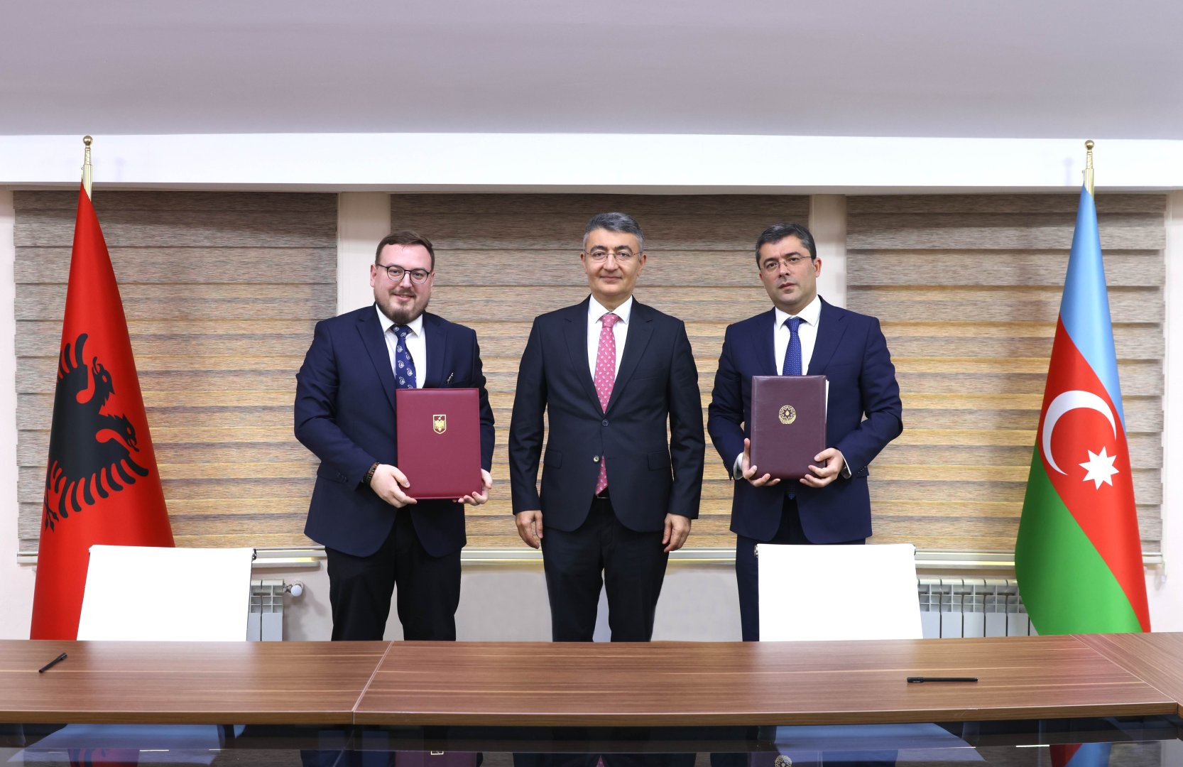 Azerbaijan, Albania sign MoU on media cooperation (PHOTO)