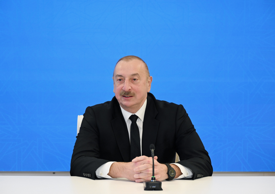 В Баку состоялась трехсторонняя встреча Президента Ильхама Алиева, Президента Касым-Жомарта Токаева и Президента Шавката Мирзиёева (ФОТО)