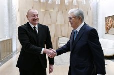 В Баку состоялась трехсторонняя встреча Президента Ильхама Алиева, Президента Касым-Жомарта Токаева и Президента Шавката Мирзиёева (ФОТО)