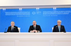 В Баку состоялась трехсторонняя встреча Президента Ильхама Алиева, Президента Касым-Жомарта Токаева и Президента Шавката Мирзиёева (ФОТО)
